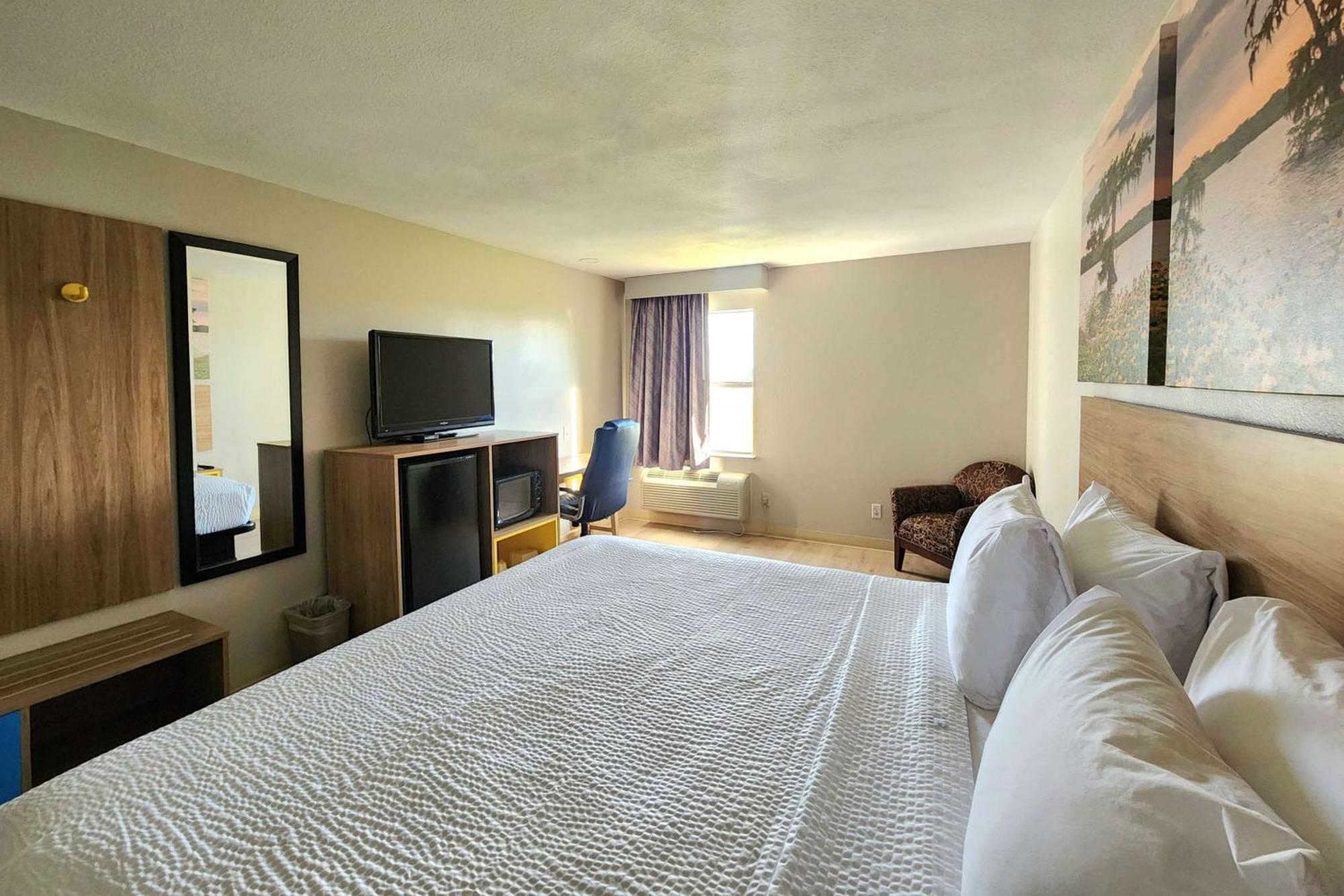 Days Inn By Wyndham Lafayette Scott エクステリア 写真